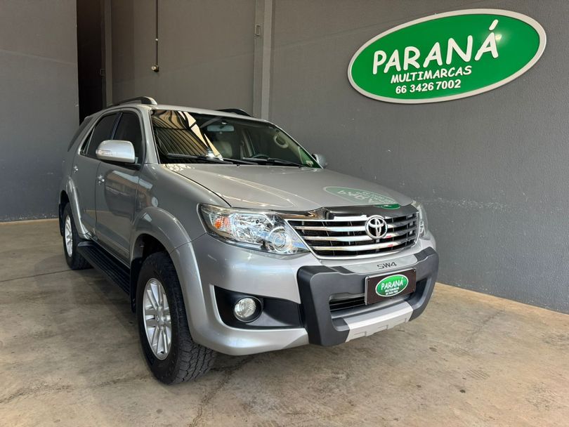 Toyota Hilux SW4 SR 4x2 2.7/ 2.7 Flex 16V Aut.