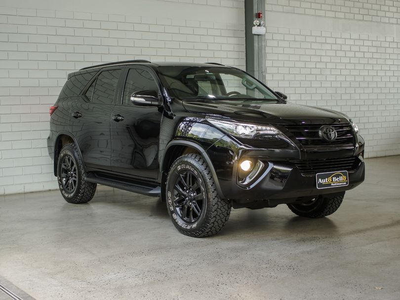 Toyota Hilux SW4 SRX 4x4 2.8 TDI 16V Dies. Aut.