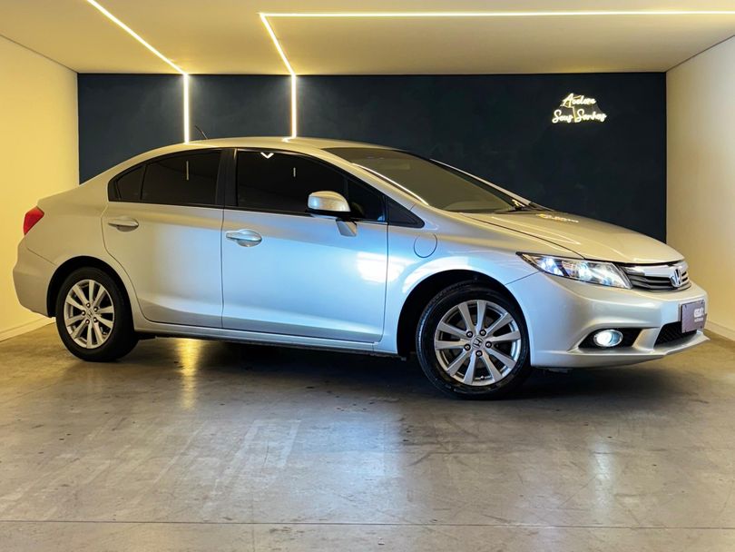 Honda Civic Sedan LXS 1.8/1.8 Flex 16V Aut. 4p