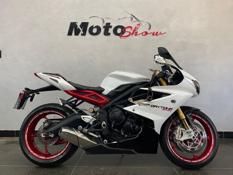 TRIUMPH DAYTONA 675R