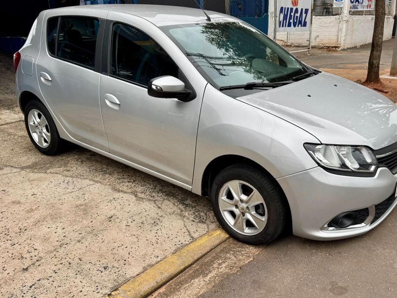 Renault SANDERO Dyna. EasyR Hi-Flex 1.6 8V