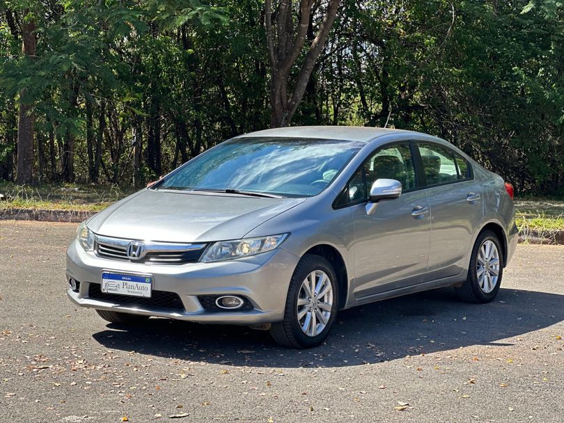 Honda Civic Sedan LXR 2.0 Flexone 16V Aut. 4p