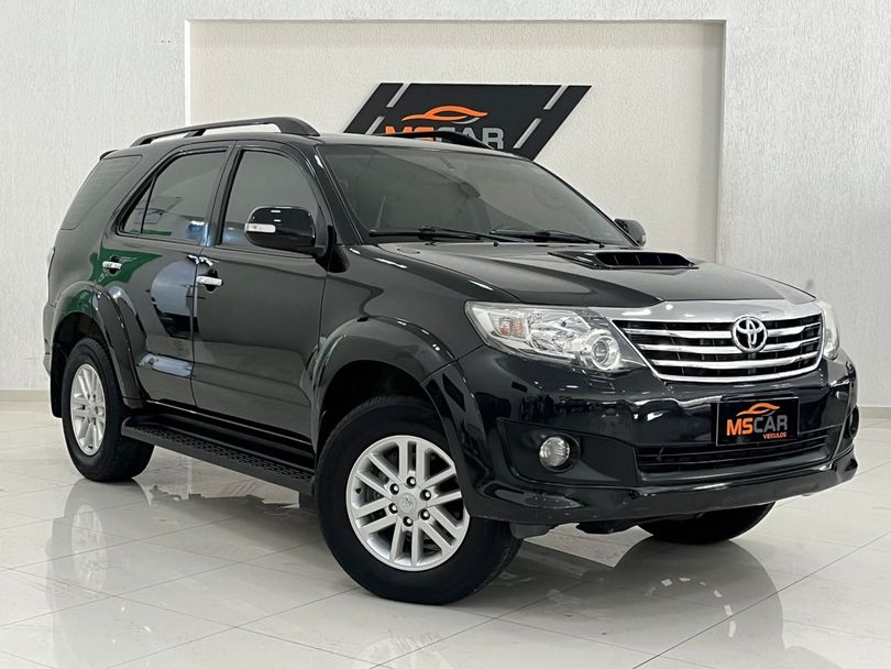 Toyota Hilux SW4 SRV D4-D 4x4 3.0 TDI Dies. Aut