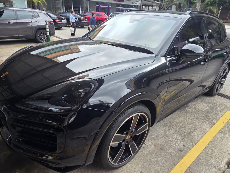 Porsche Cayenne E-Hybrid 3.0 V6 462cv