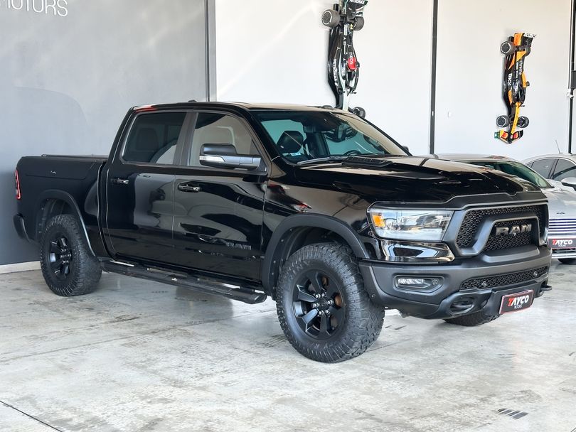 RAM 1500 REBEL 5.7 HEMI CD V8 4x4 Aut.