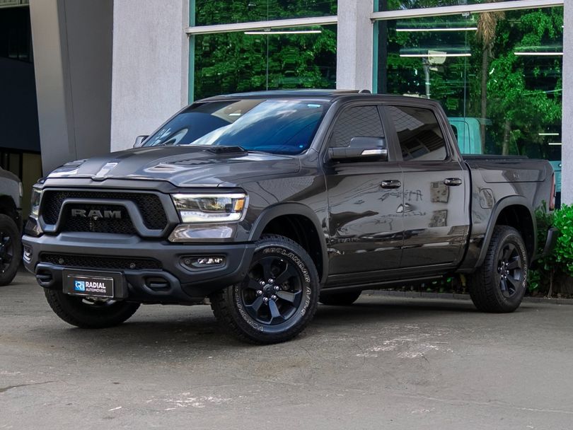 RAM 1500 REBEL 5.7 HEMI CD V8 4x4 Aut.