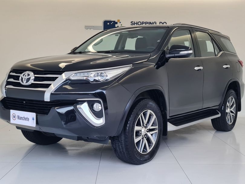 Toyota Hilux SW4 SRX 4x4 2.8 TDI 16V Dies. Aut.