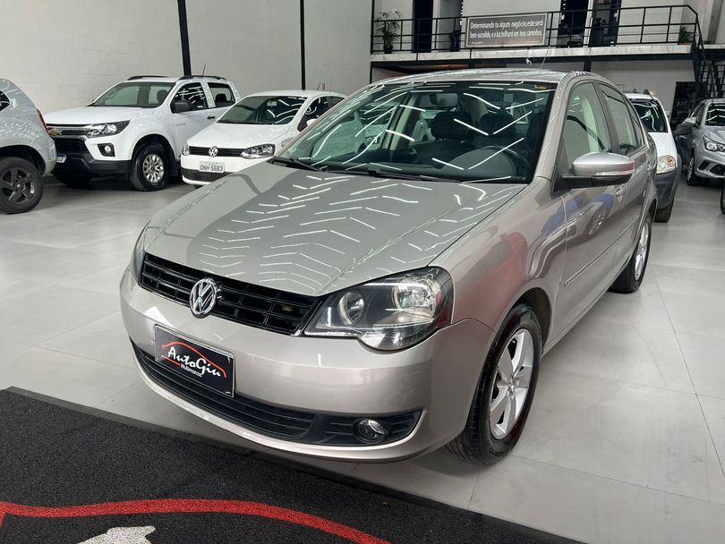 VolksWagen Polo Sedan 1.6 Mi Total Flex 8V 4p