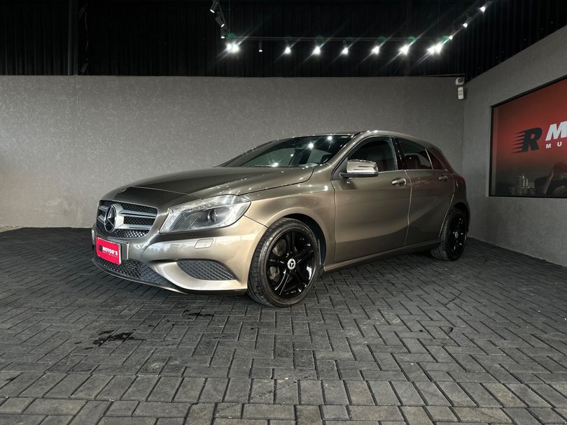 Mercedes Classe A 200 1.6 TB 16V Urban 156cv Aut.