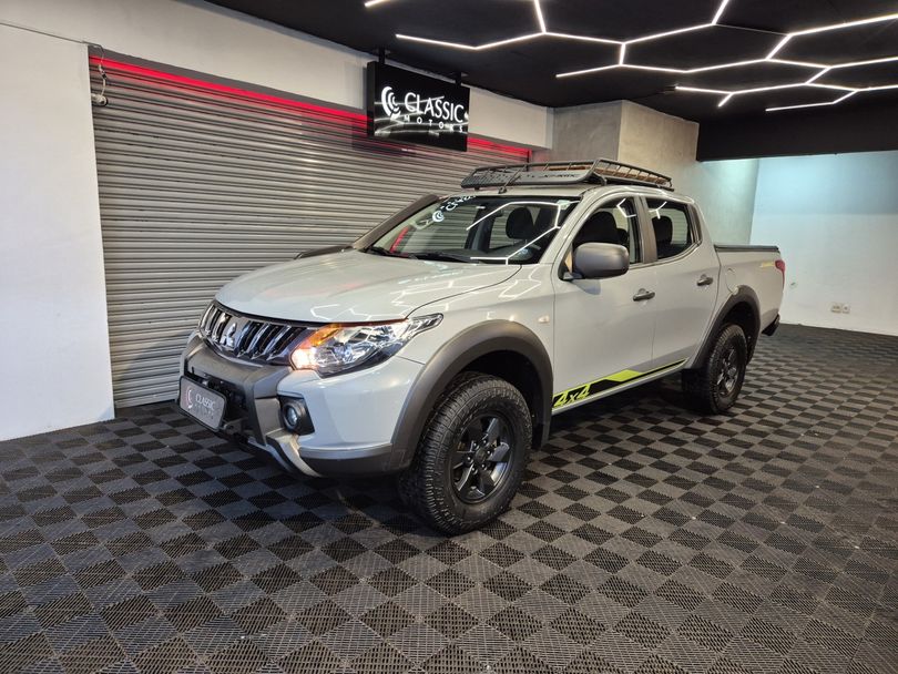 Mitsubishi L200 Triton Savana GLS 2.4 4x4 Die. Aut.