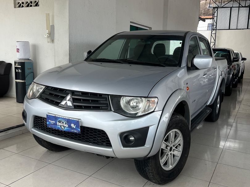 Mitsubishi L200 Triton GL 3.2 CD TB Int. Dies. Mec.