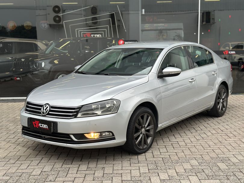 VolksWagen Passat TB 2.0 FSI/TSI 211cv Tiptronic 4p