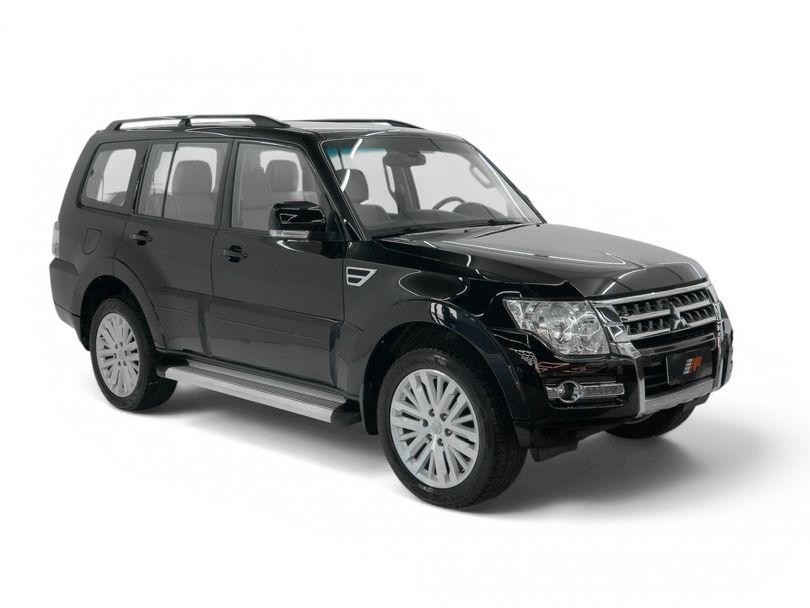 Mitsubishi Pajero HPE Full 3.2 4x4 T.I.Dies. 5p Aut