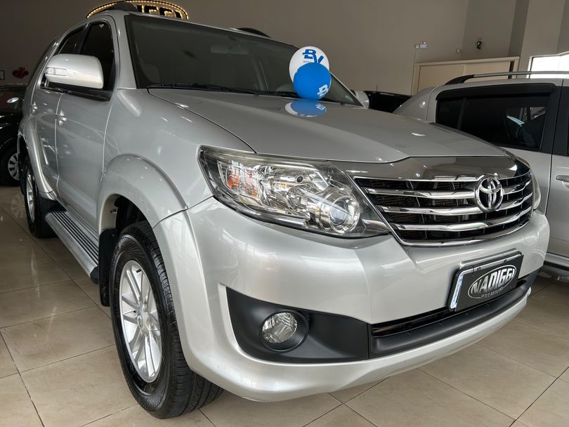 Toyota Hilux SW4 SR 4x2 2.7/ 2.7 Flex 16V Aut.