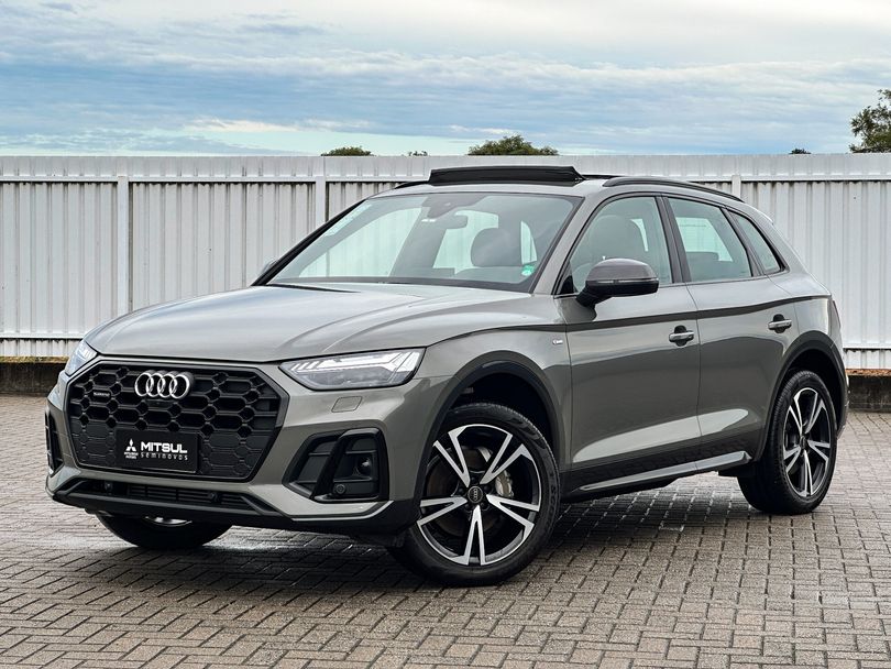Audi Q5 S-Line Black 2.0 TFSI Quat. S-Tronic