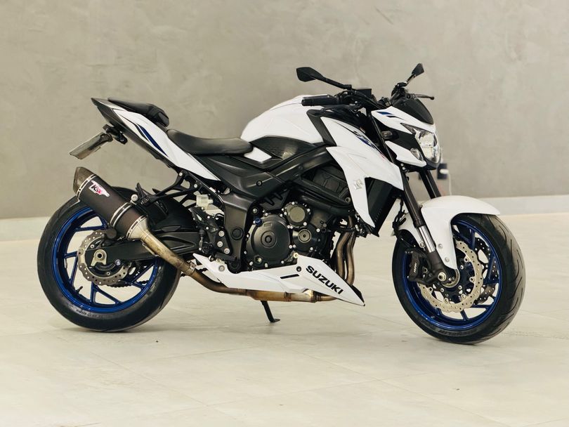 SUZUKI GSX-S 750