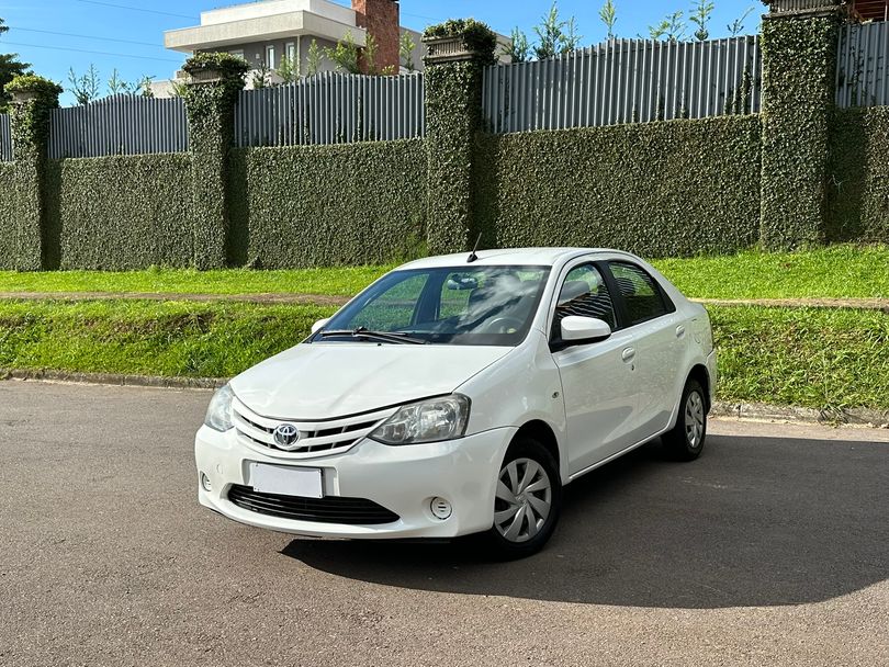 Toyota ETIOS X Sedan 1.5 Flex 16V 4p Mec.