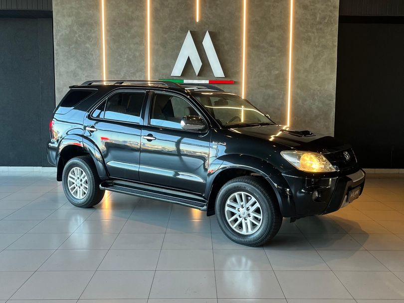 Toyota Hilux SW4 SRV D4-D 4x4 3.0 TDI Dies. Aut