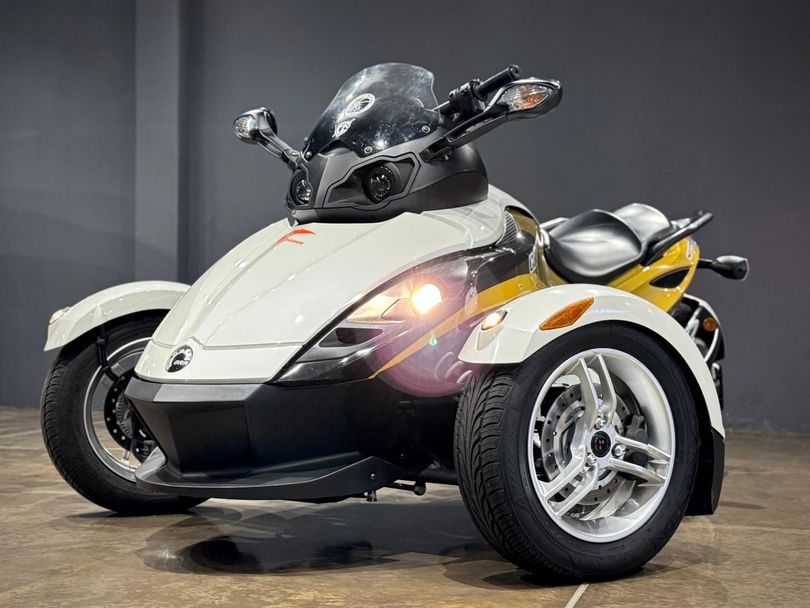 CAN-AM SPYDER