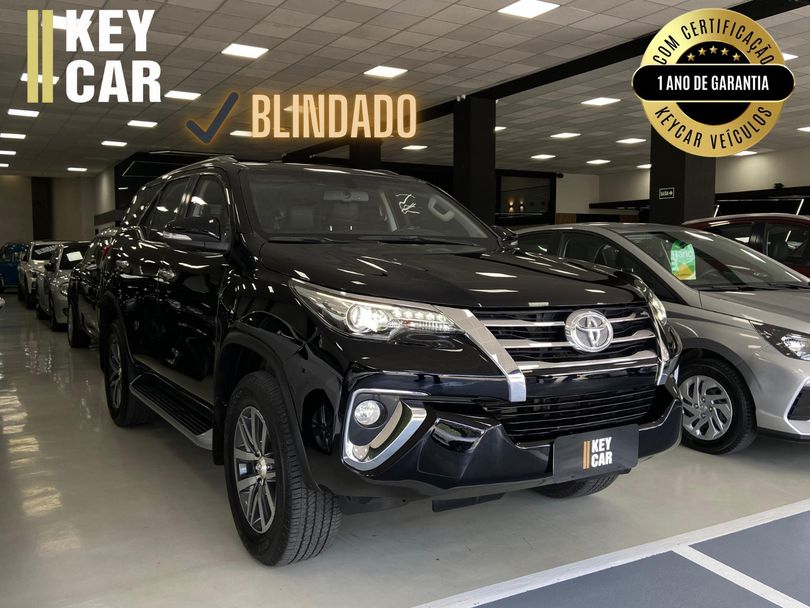 Toyota Hilux SW4 SRX 4x4 2.8 TDI 16V Dies. Aut.