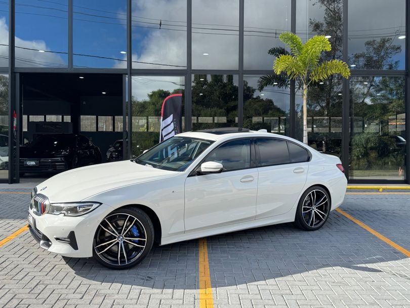 BMW 330i Sport 2.0 TB 16V 4p