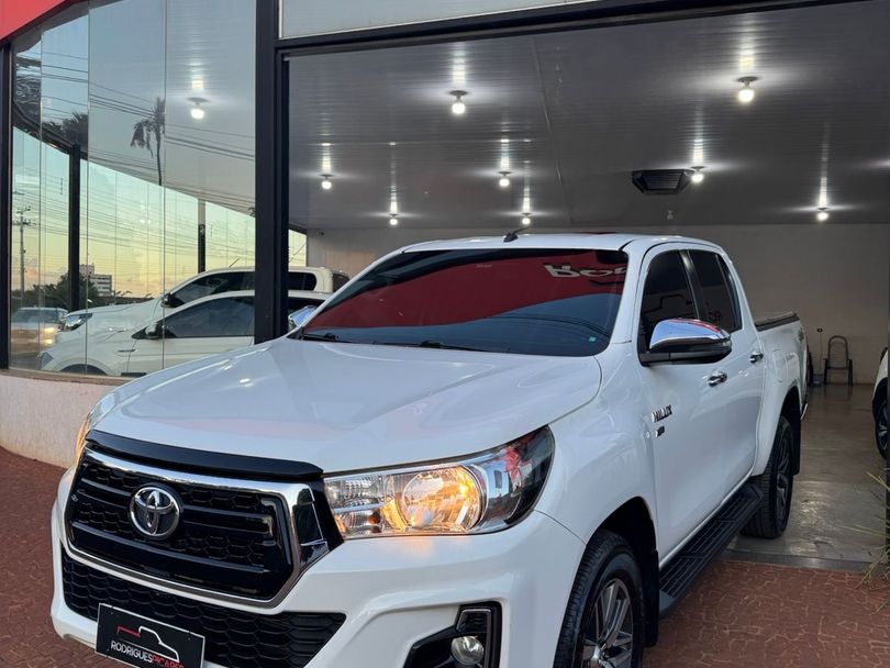 Toyota Hilux CD SRV 4x4 2.7 Flex 16V Aut.