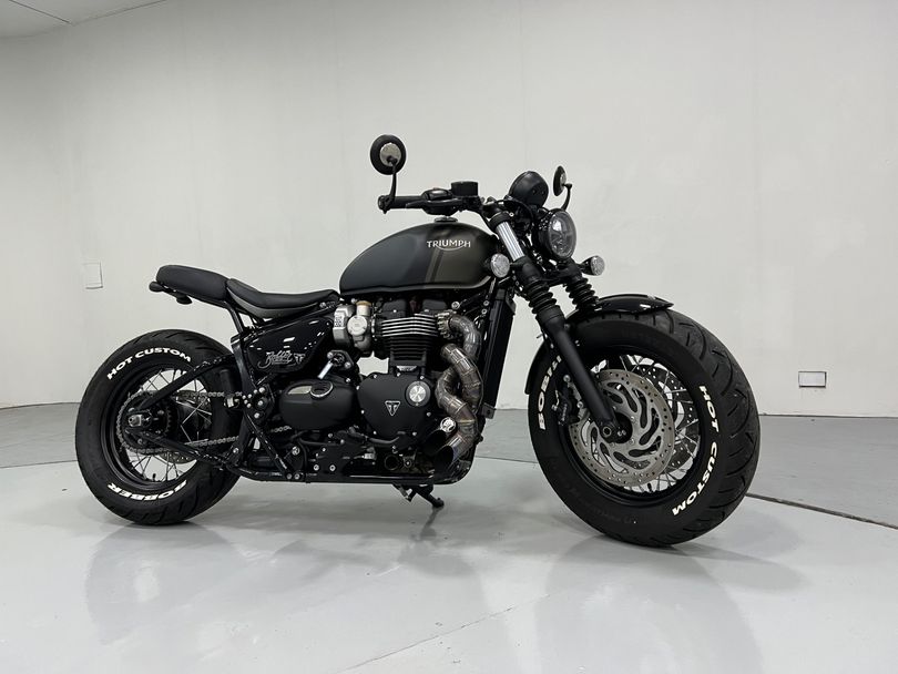 TRIUMPH BONNEVILLE BOBBER 1200cc