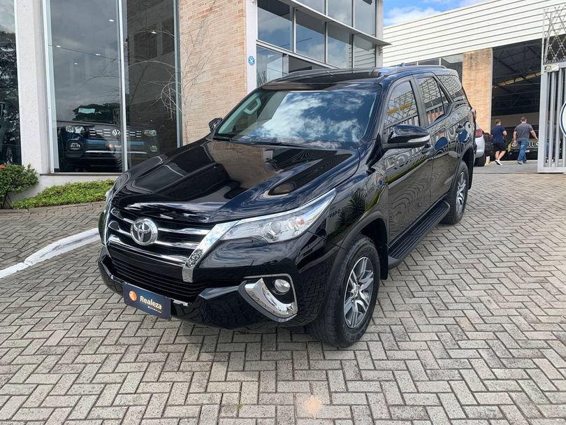 Toyota Hilux SW4 SR 4x2 2.7/ 2.7 Flex 16V Aut.