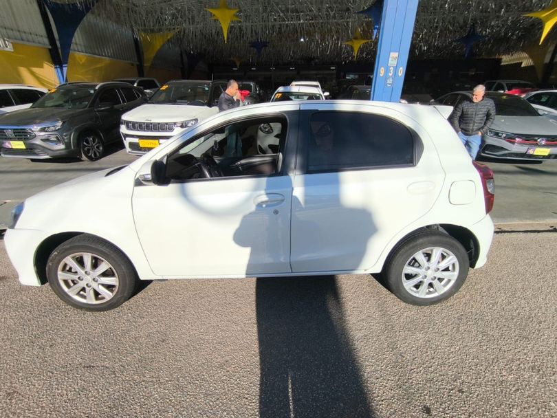 Toyota ETIOS X Plus 1.5 Flex 16V 5p Aut.