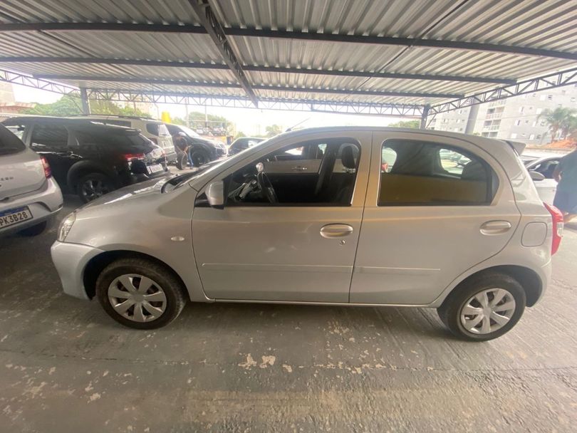 Toyota ETIOS X 1.3 Flex 16V 5p Mec.
