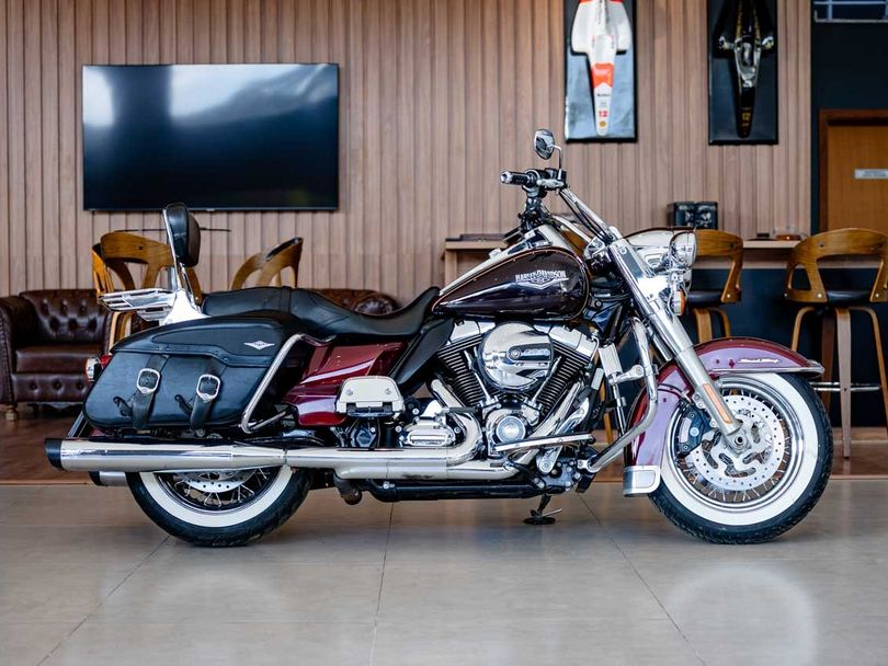 Harley ROAD KING CLASSIC  FLHRC/ CUSTOM FLHRSI