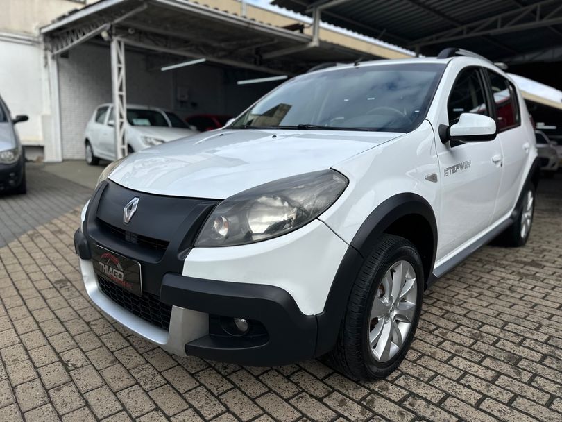 Renault SANDERO STEPWAY Hi-Flex 1.6 16V 5p Aut.