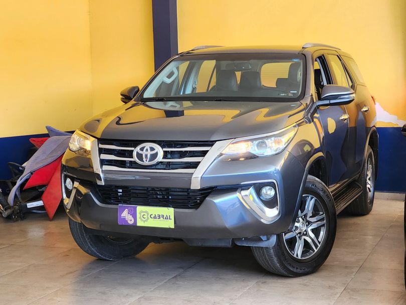 Toyota Hilux SW4 SRV 4x2 2.7 Flex 16V Aut.