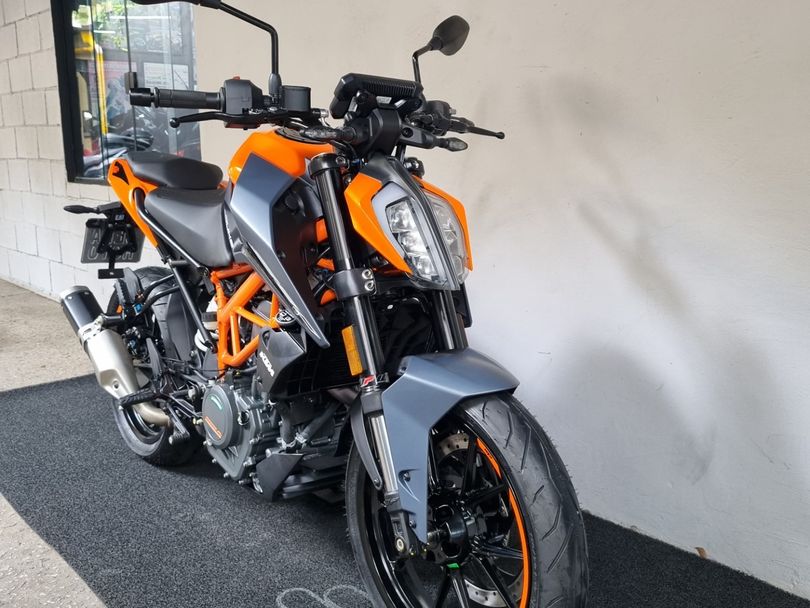 KTM DUKE 390