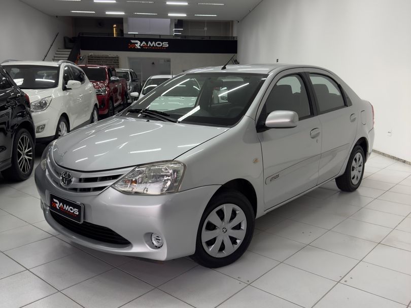 Toyota ETIOS XS Sedan1.5 Flex 16V 4p Mec.