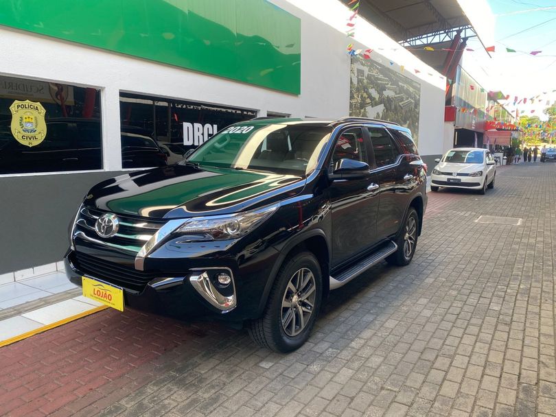 Toyota Hilux SW4 SRX 4x4 2.8 TDI 16V Dies. Aut.