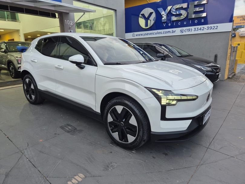 Volvo EX30 E40 Core (Elétrico)