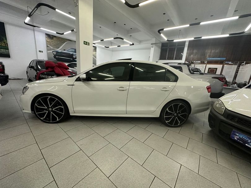 VolksWagen JETTA Comfortline 2.0 T.Flex 8V 4p Tipt.