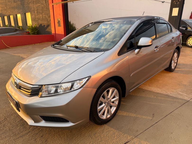 Honda Civic Sedan LXS 1.8/1.8 Flex 16V Aut. 4p