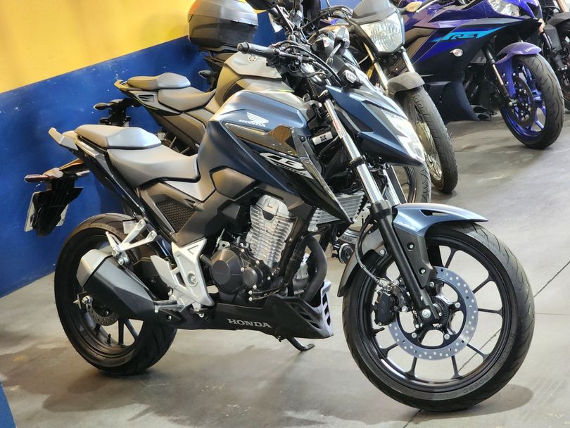 HONDA CB 300F Twister Flex