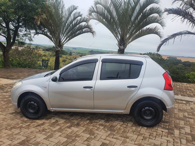 Renault SANDERO Authentique Hi-Flex 1.0 16V 5p