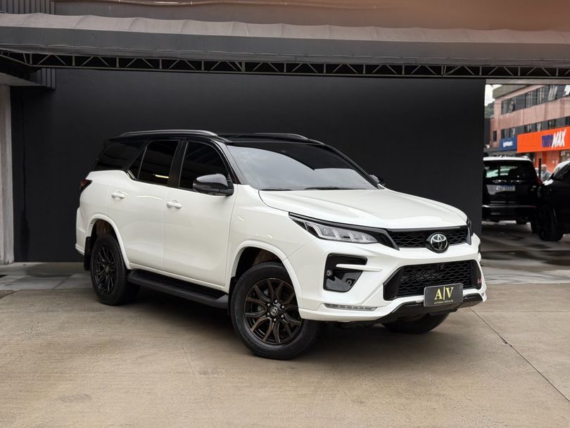 Toyota Hilux SW4 GRS 2.8 TB 4x4 Diesel Aut.