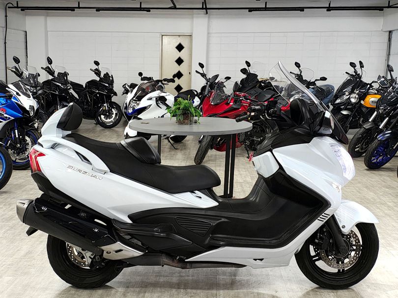 SUZUKI BURGMAN 650 EXECUTIVE/ 650