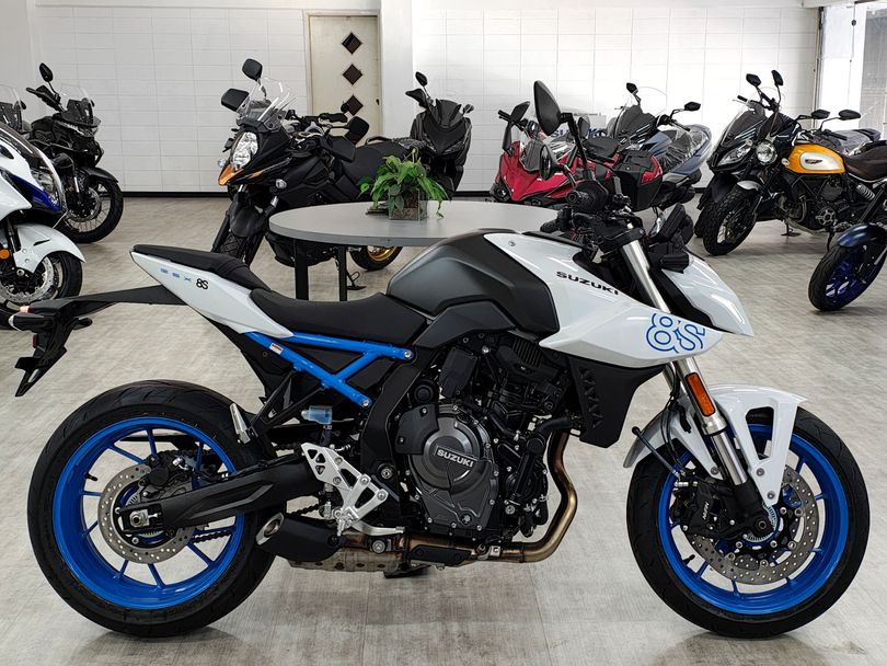SUZUKI GSX-8S