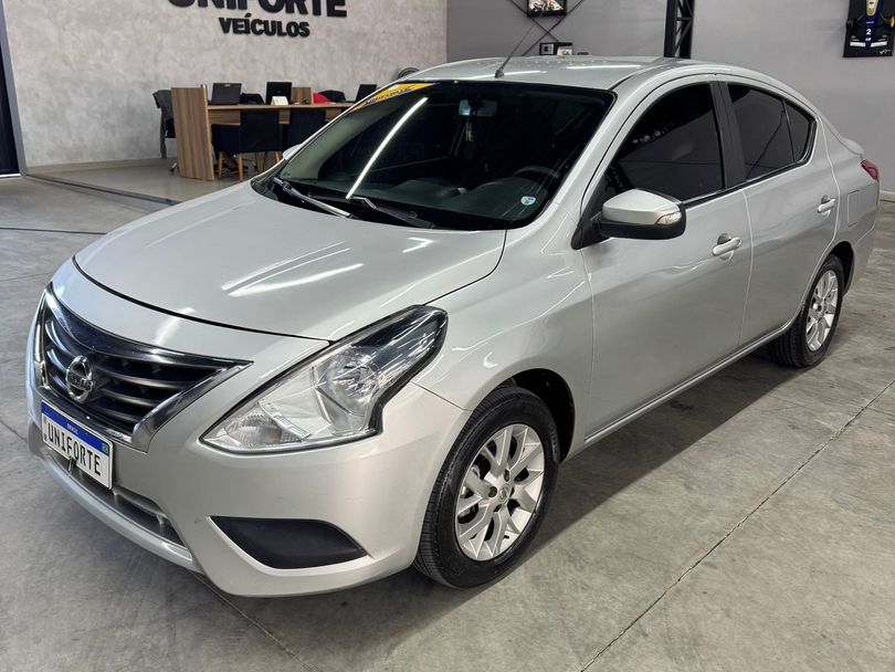 Nissan VERSA SV 1.6 16V FlexStart 4p Aut.
