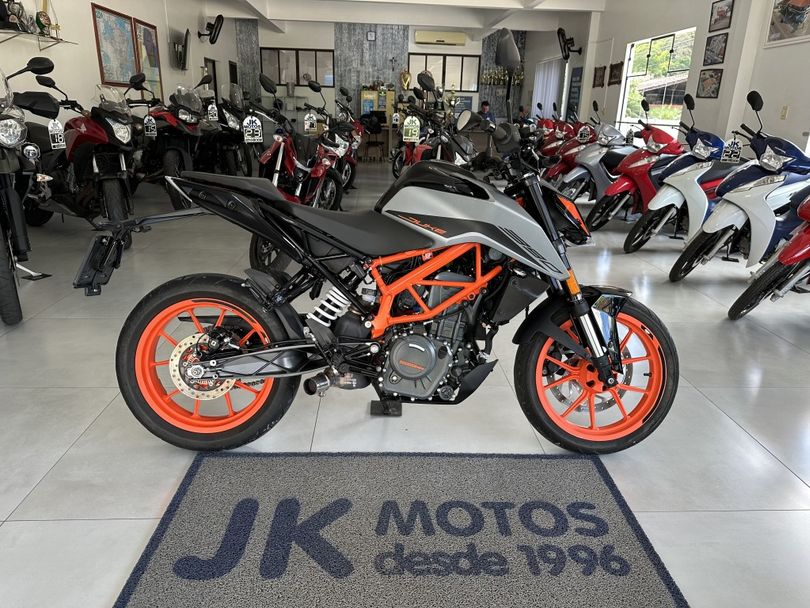 KTM 390