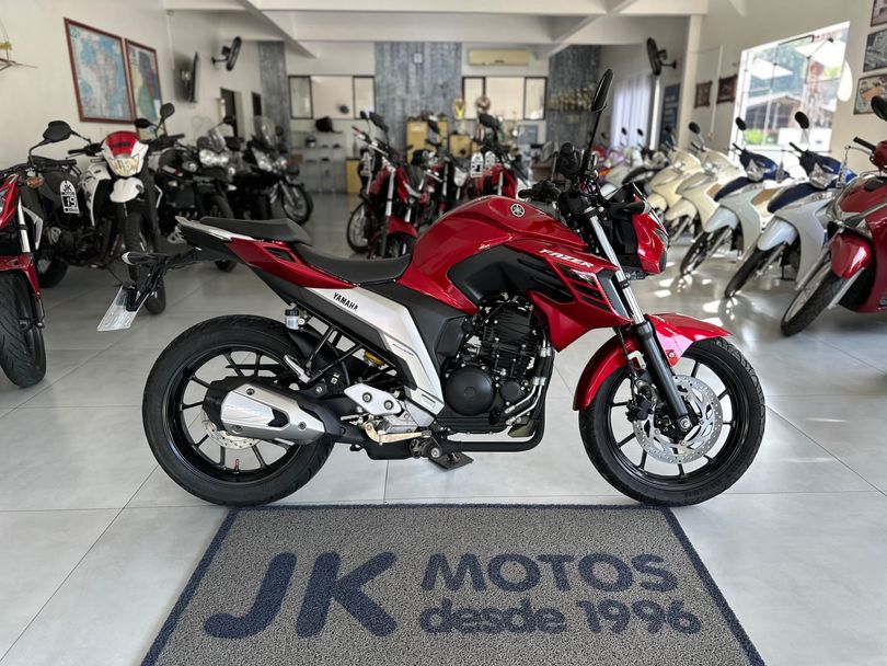 YAMAHA Fazer 250