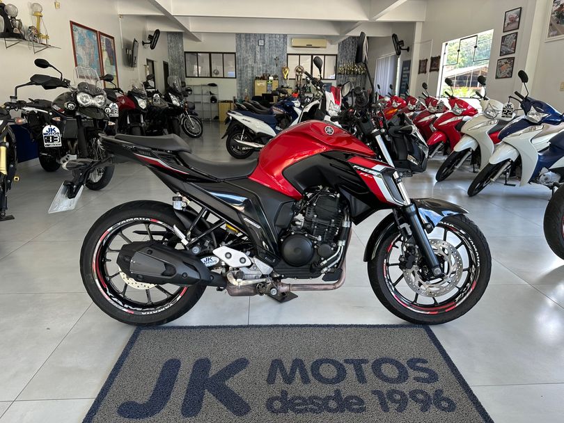 YAMAHA Fazer 250