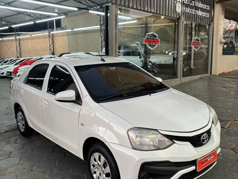 Toyota ETIOS X Sedan 1.5 Flex 16V 4p Mec.