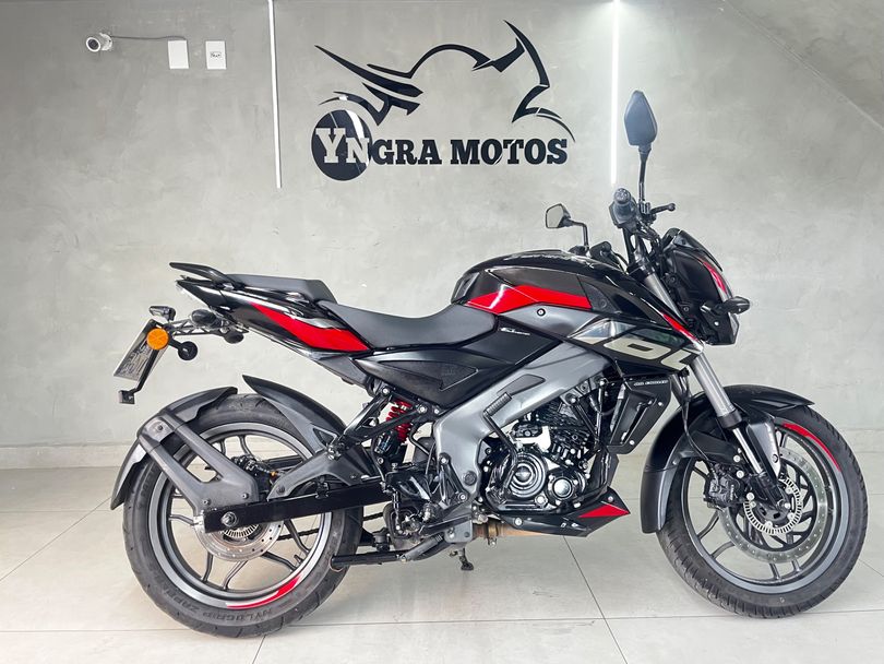 BAJAJ DOMINAR 160